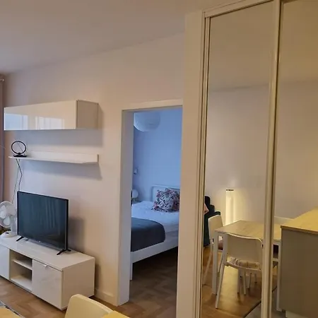 Апартаменты Jbhotels Comfort 4*